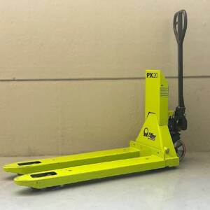 transpallet con peso giallo