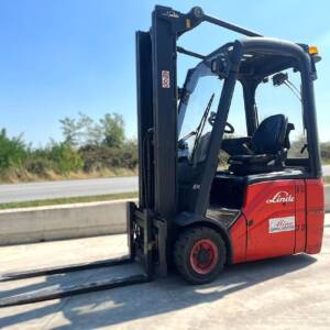 carrello elevatore elettrico- muletto quattro ruote con seduta